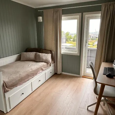 Apartment 2 Bedrooms - Beautiful Near Centre *