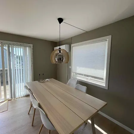 2 Bedrooms - Beautiful Near Centre Appartamento